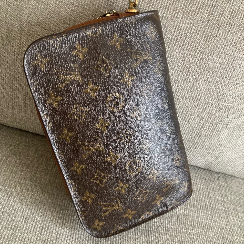 Authentic Louis Vuitton Clutch